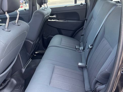 Used 2012 Jeep Liberty Sport w/ Driver Convenience Group AWD/4WD image 29