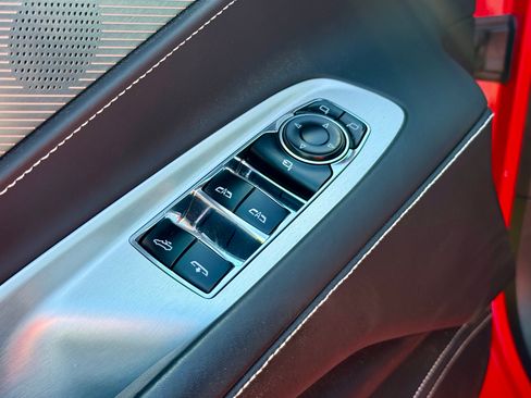 Used 2023 Chevrolet Corvette Stingray Premium Conv w/ Z51 Performance Package RWD image 22