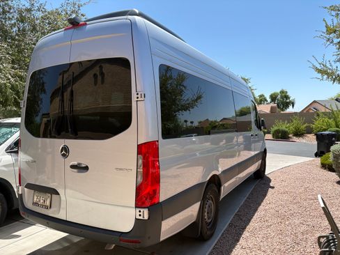 Used 2024 Mercedes-Benz Sprinter 2500 image 5