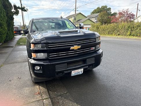 Used 2019 Chevrolet Silverado 3500 LTZ w/ Duramax Plus Package image 4
