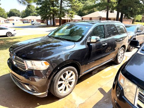 Used 2016 Dodge Durango Citadel w/ Technology Group RWD image 2
