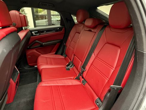 Used 2021 Porsche Cayenne Sport Utility 4D image 13