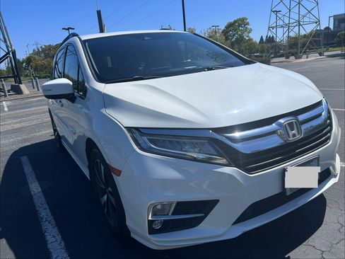 Used 2019 Honda Odyssey Elite image 2