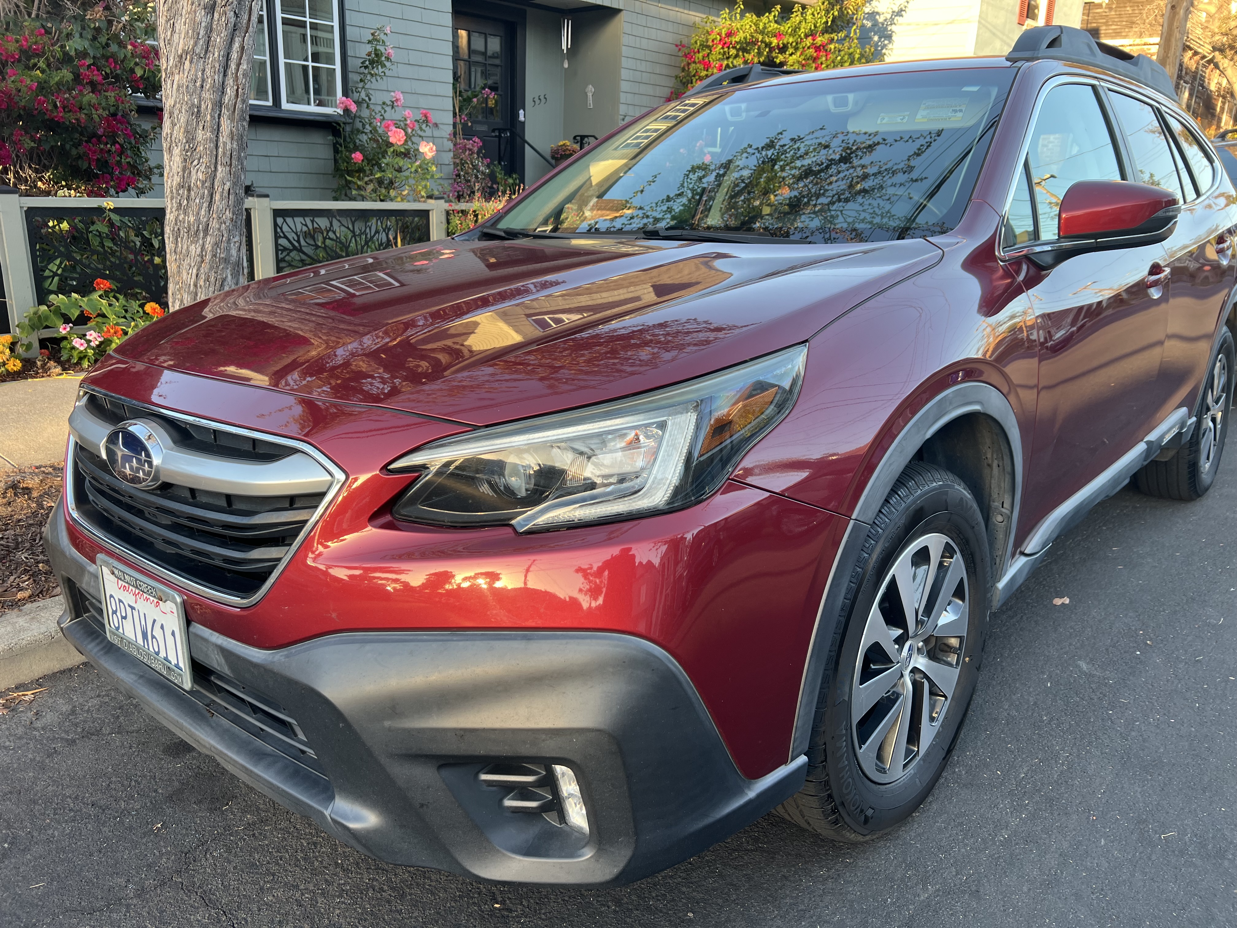 Used 2020 Subaru Outback Premium AWD/4WD image 2