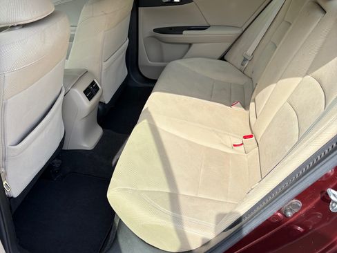 Used 2017 Honda Accord Hybrid Sedan image 2