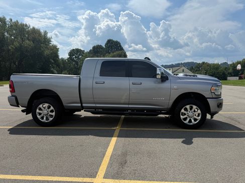 Used 2024 RAM 2500 Laramie w/ Sport Appearance Package AWD/4WD image 2