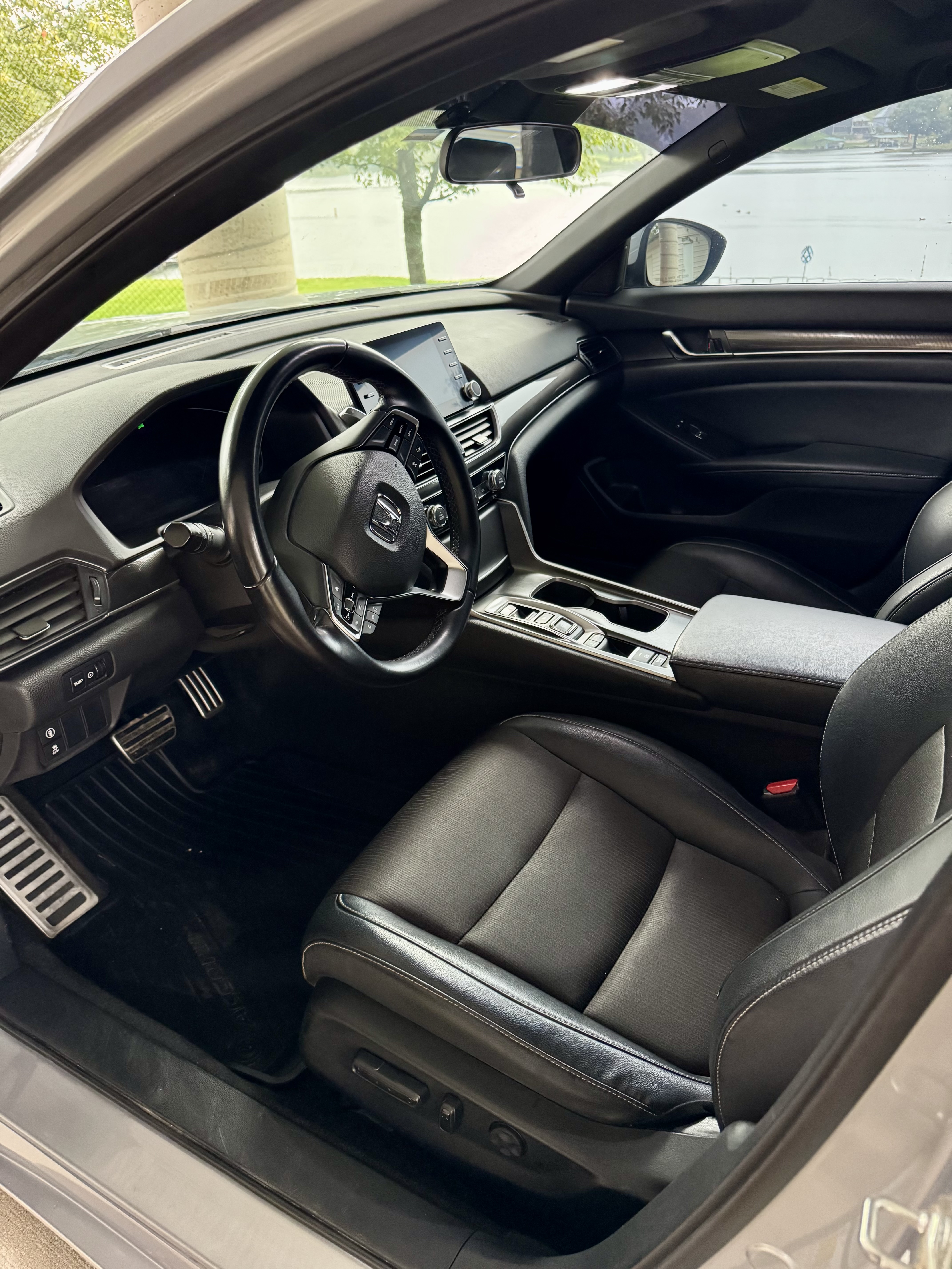 Used 2018 Honda Accord Sport image 6