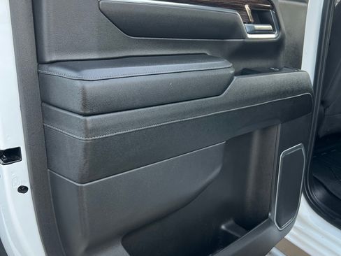 Used 2024 GMC Sierra 2500 SLE w/ SLE Value Package; AWD/4WD image 12