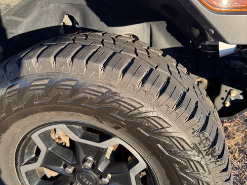 Used 2020 Jeep Gladiator Rubicon w/ Dual Top Group image 5