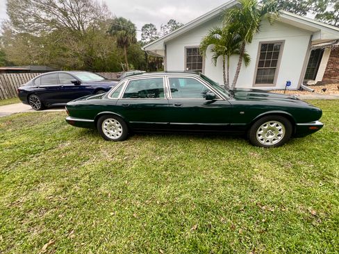 Used 2001 Jaguar XJ8 RWD image 11