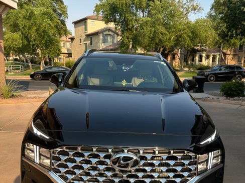 Used 2023 Hyundai Santa Fe SEL Premium image 4