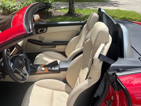 Used 2015 Mercedes-Benz SLK 250 w/ Premium Package image 4
