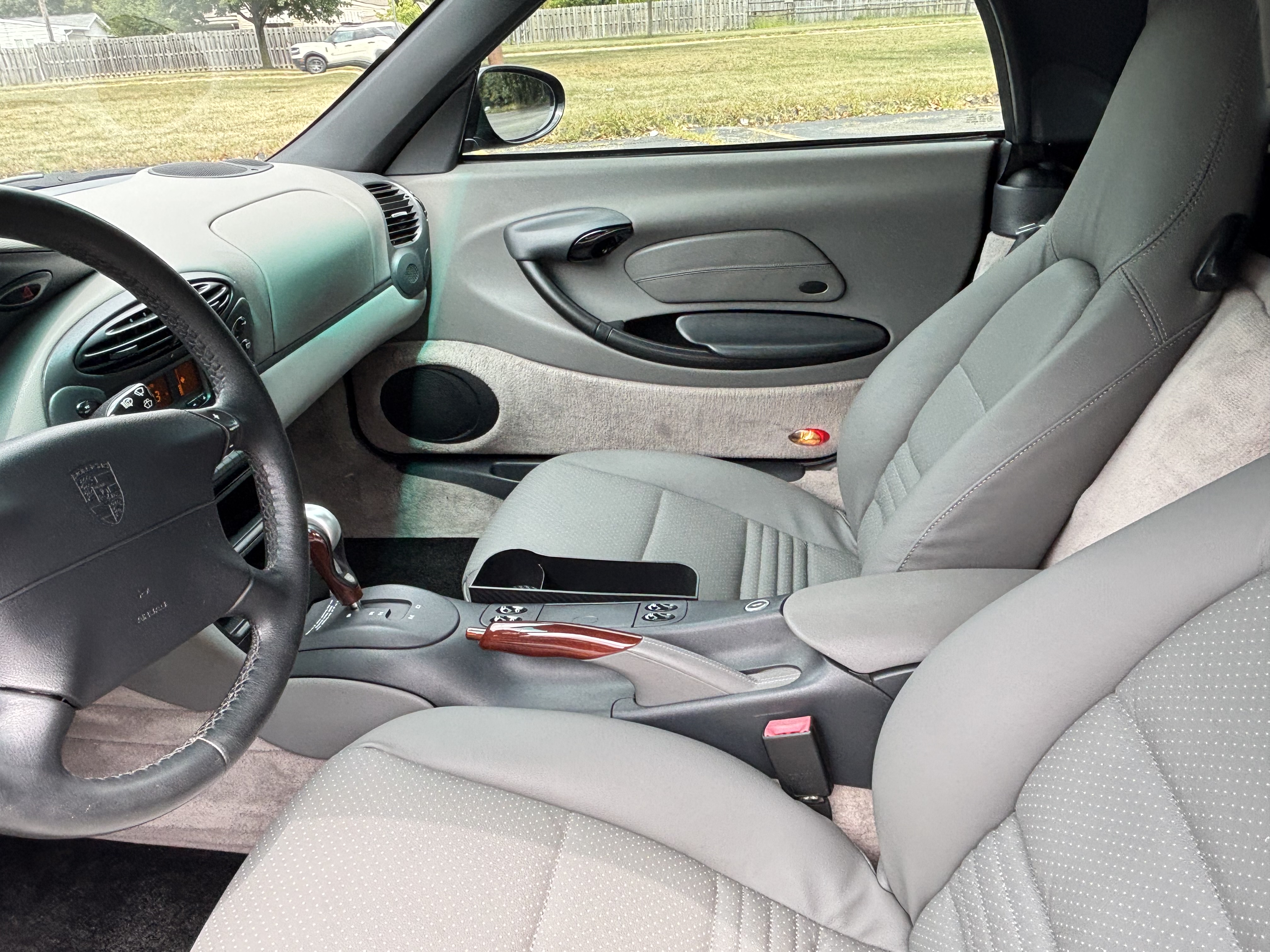 Used 1998 Porsche Boxster RWD image 16