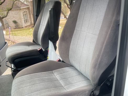 Used 2011 Mercedes-Benz Sprinter 2500 image 19