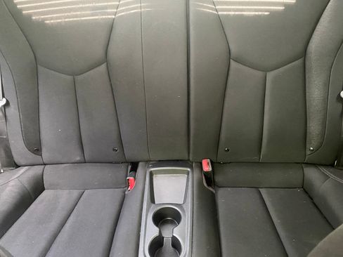 Used 2013 Hyundai Veloster FWD image 18