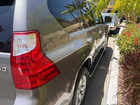 Used 2012 Lexus GX 460 image 8