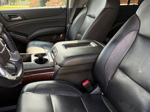 Used 2019 GMC Yukon XL SLT AWD/4WD image 2