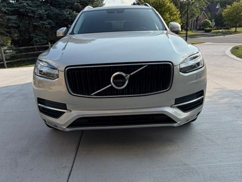 Used 2017 Volvo XC90 T6 Momentum w/ Vision Package AWD/4WD image 6