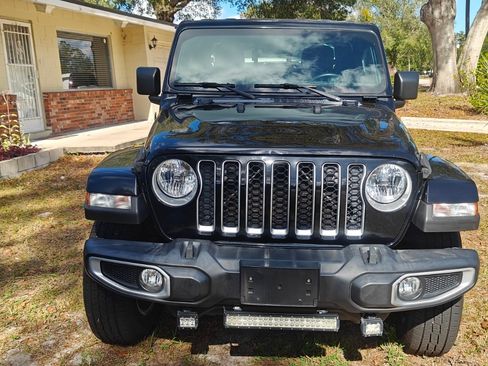 Used 2021 Jeep Gladiator Overland w/ Popular Equipment Package image 5