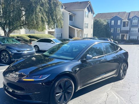 Used 2025 Tesla Model 3 Long Range image 8