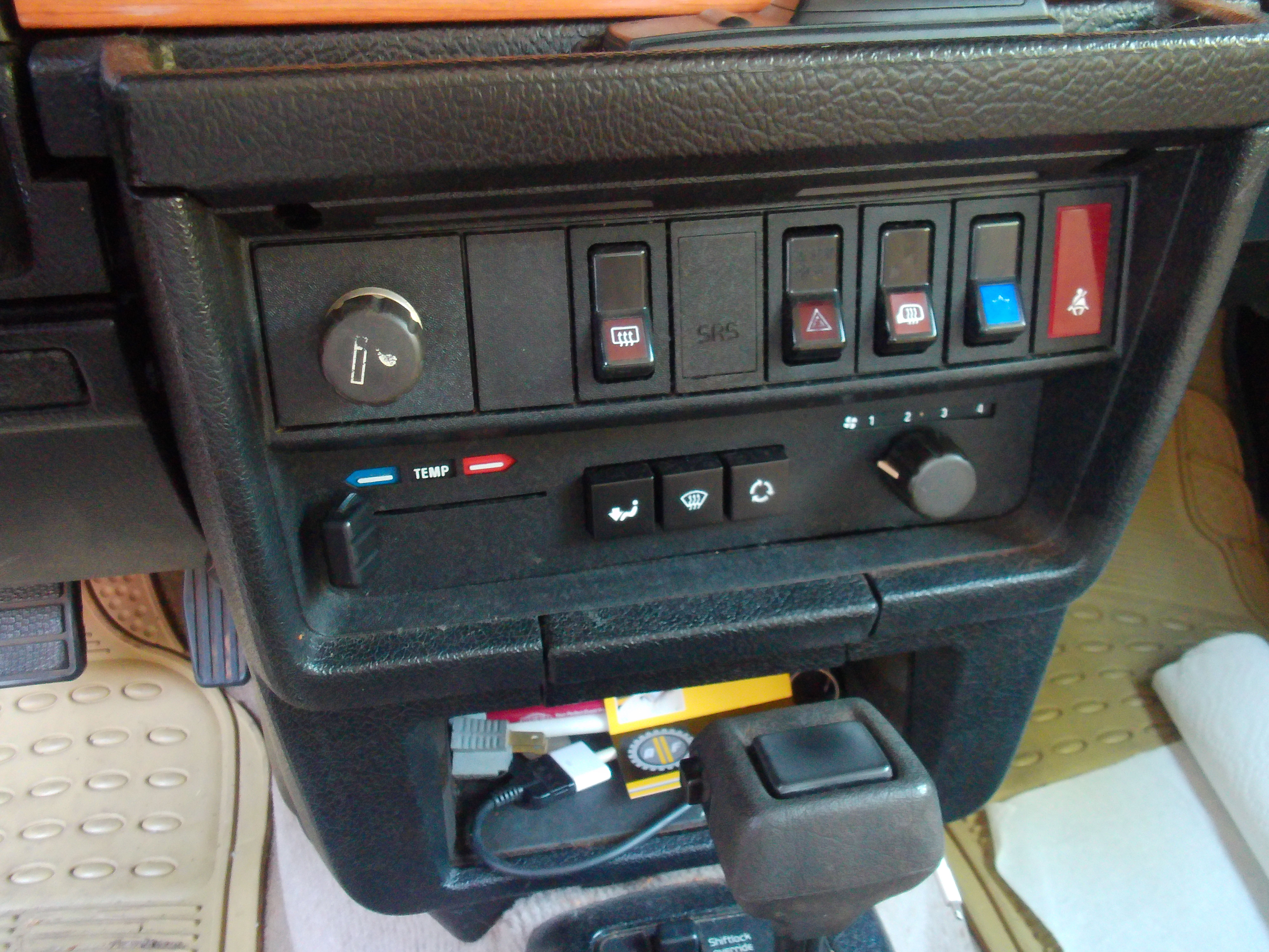Used 1993 Volvo 240 Sedan RWD image 28