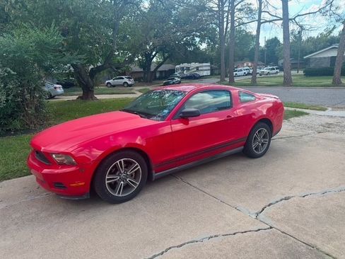 Used 2010 Ford Mustang Coupe image 6
