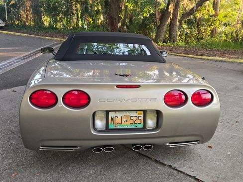 Used 2001 Chevrolet Corvette Convertible w/ Preferred Equipment Group2 image 2