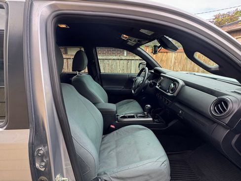 Used 2020 Toyota Tacoma TRD Off-Road image 14