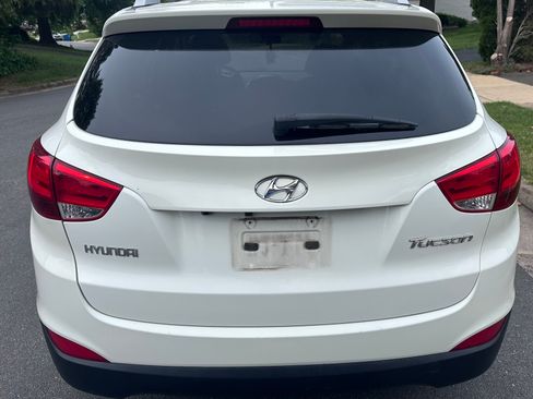 Used 2011 Hyundai Tucson GLS w/ Navigation Pkg 2 FWD image 6