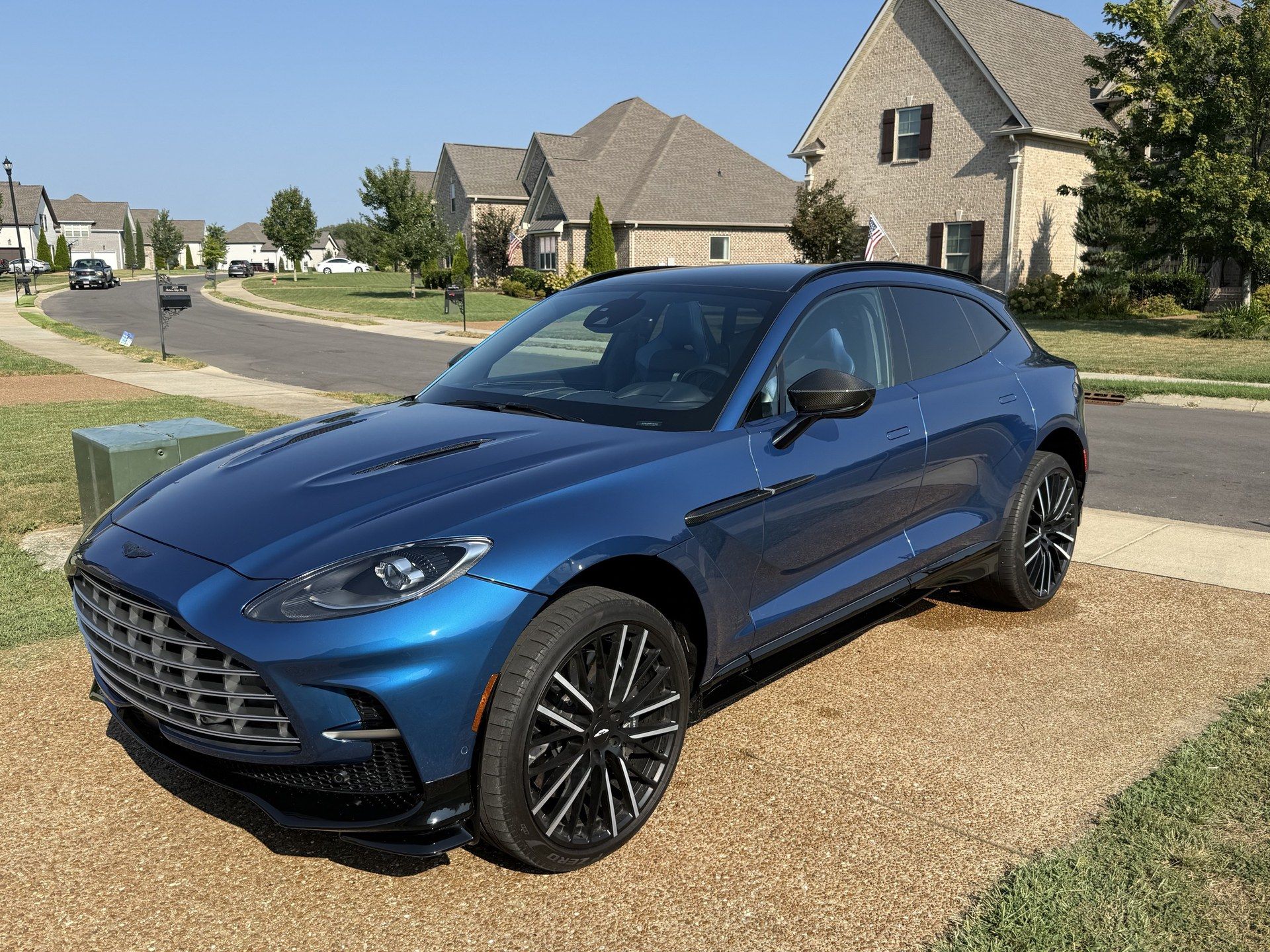 Used 2023 Aston Martin DBX 707 AWD/4WD image 1