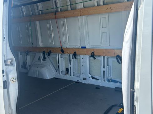 Used 2021 Mercedes-Benz Sprinter 2500 image 8