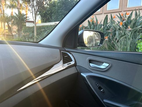 Used 2018 Hyundai Santa Fe Sport image 13