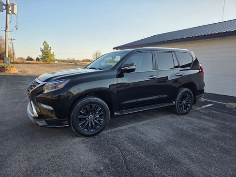 Used 2022 Lexus GX 460 Premium w/ Accessory Package image 11