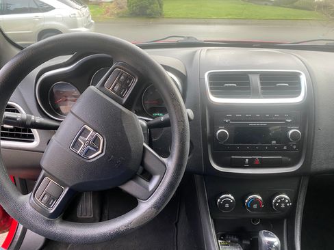 Used 2014 Dodge Avenger SE image 23