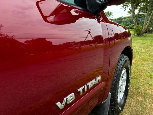 Used 2006 Nissan Titan SE AWD/4WD image 2