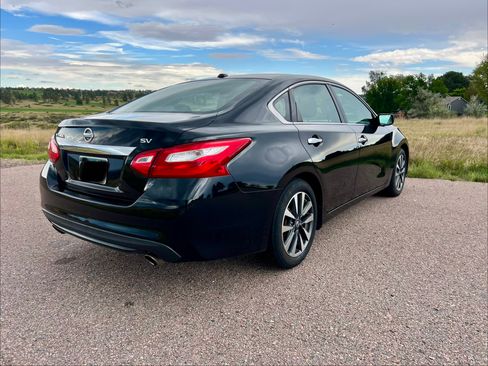 Used 2017 Nissan Altima 2.5 SV FWD image 11