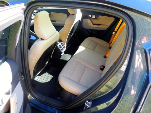 Used 2021 Polestar Polestar 2 w/ Performance Package image 11