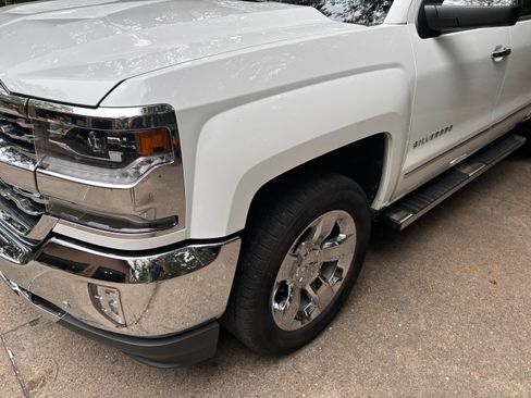 Used 2018 Chevrolet Silverado 1500 LTZ w/ Sport Package AWD/4WD image 12