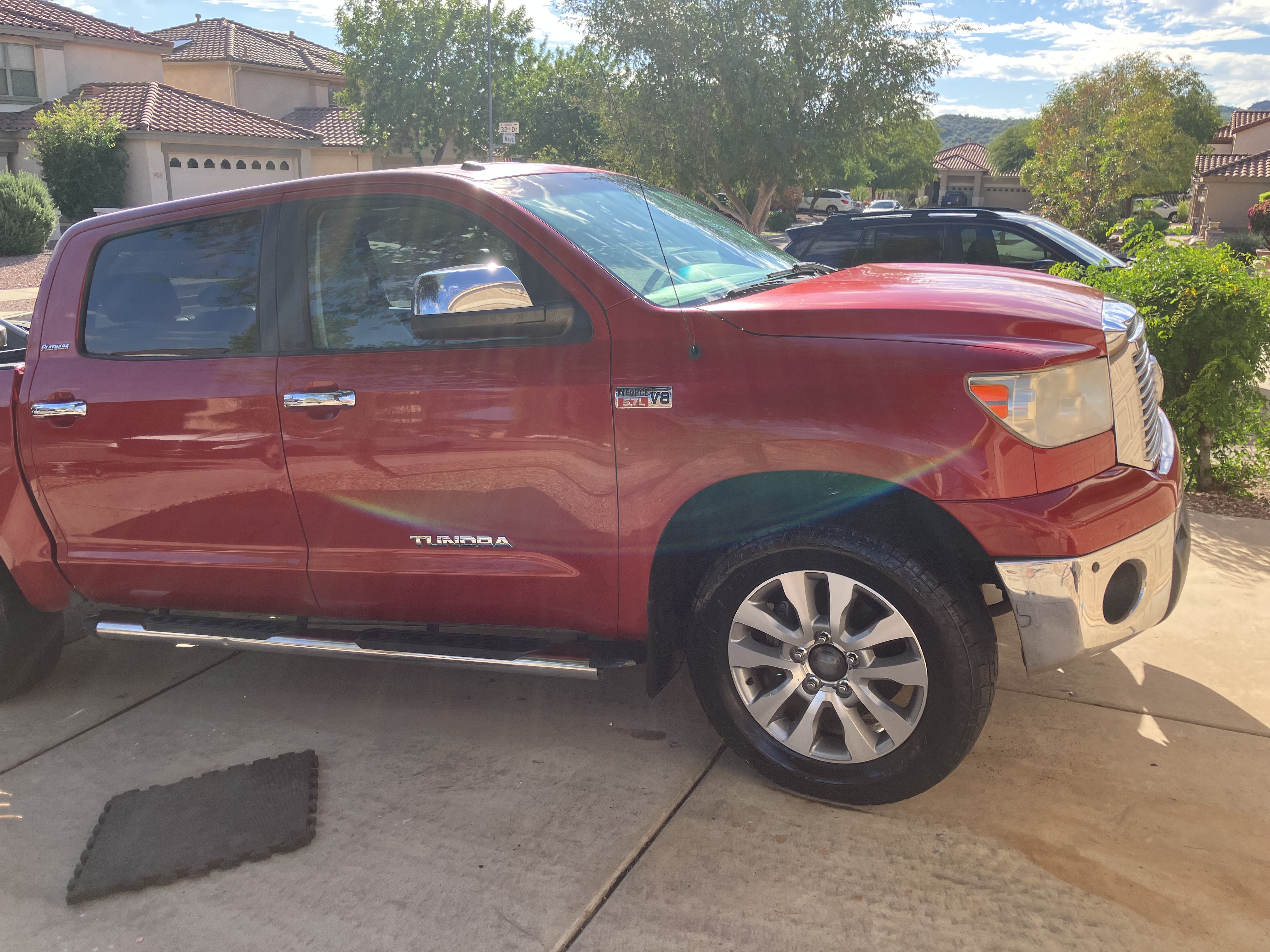 Used 2011 Toyota Tundra Limited w/ Platinum Pkg AWD/4WD image 4