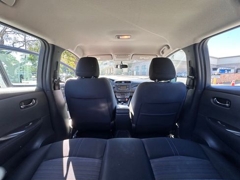 Used 2019 Nissan Leaf S w/ S Charge Package FWD image 13