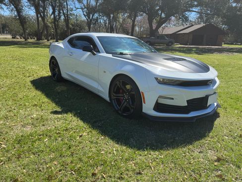 Used 2021 Chevrolet Camaro SS image 4