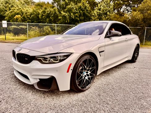 Used 2018 BMW M4 Convertible image 1