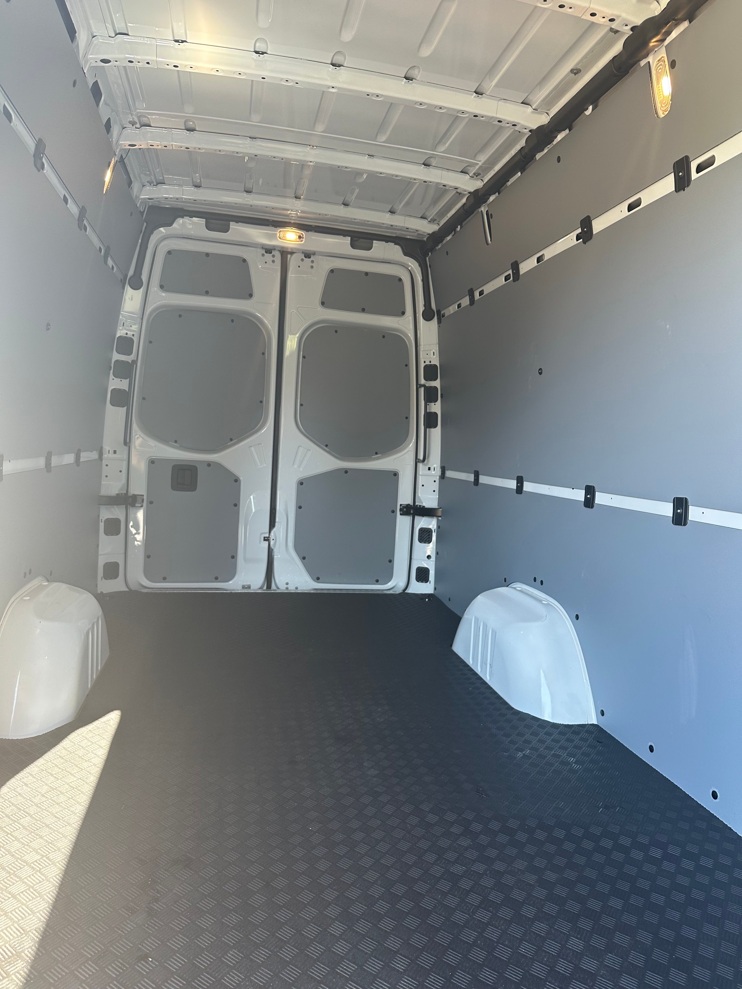 Used 2024 Mercedes-Benz eSprinter 170 Cargo image 11