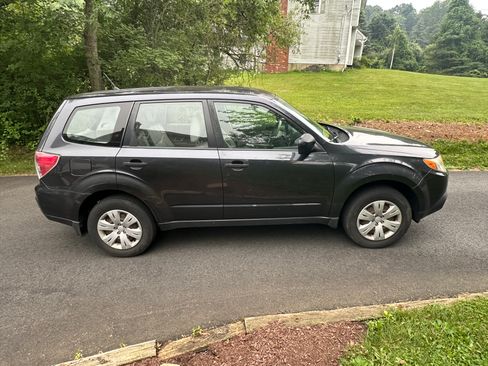 Used 2010 Subaru Forester 2.5X AWD/4WD image 2