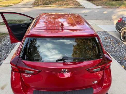 Used 2018 Toyota Corolla iM image 14