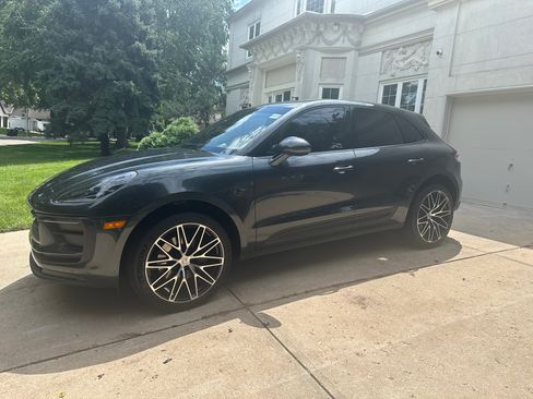 Used 2023 Porsche Macan Turbo AWD/4WD image 5