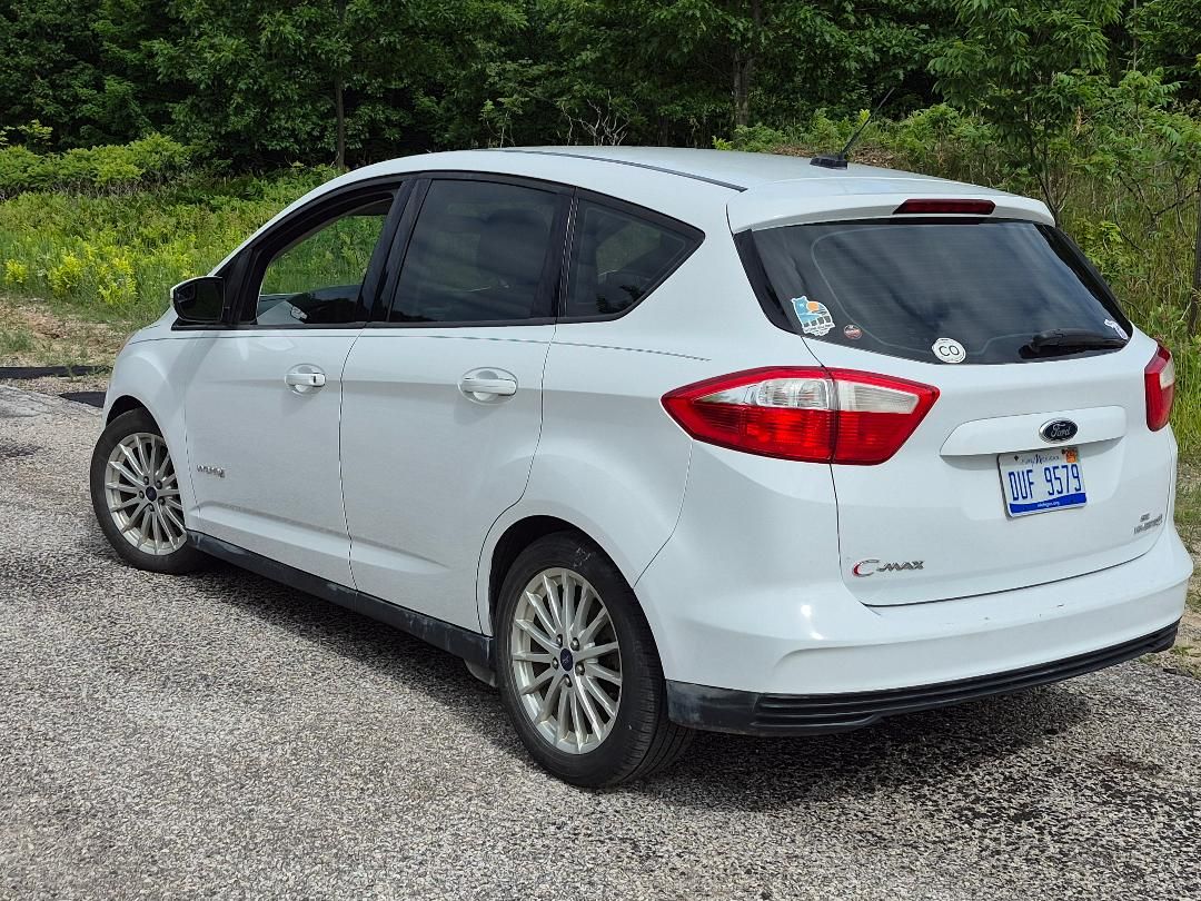 Used 2015 Ford C-MAX SE w/ Interior Protection Package FWD image 4