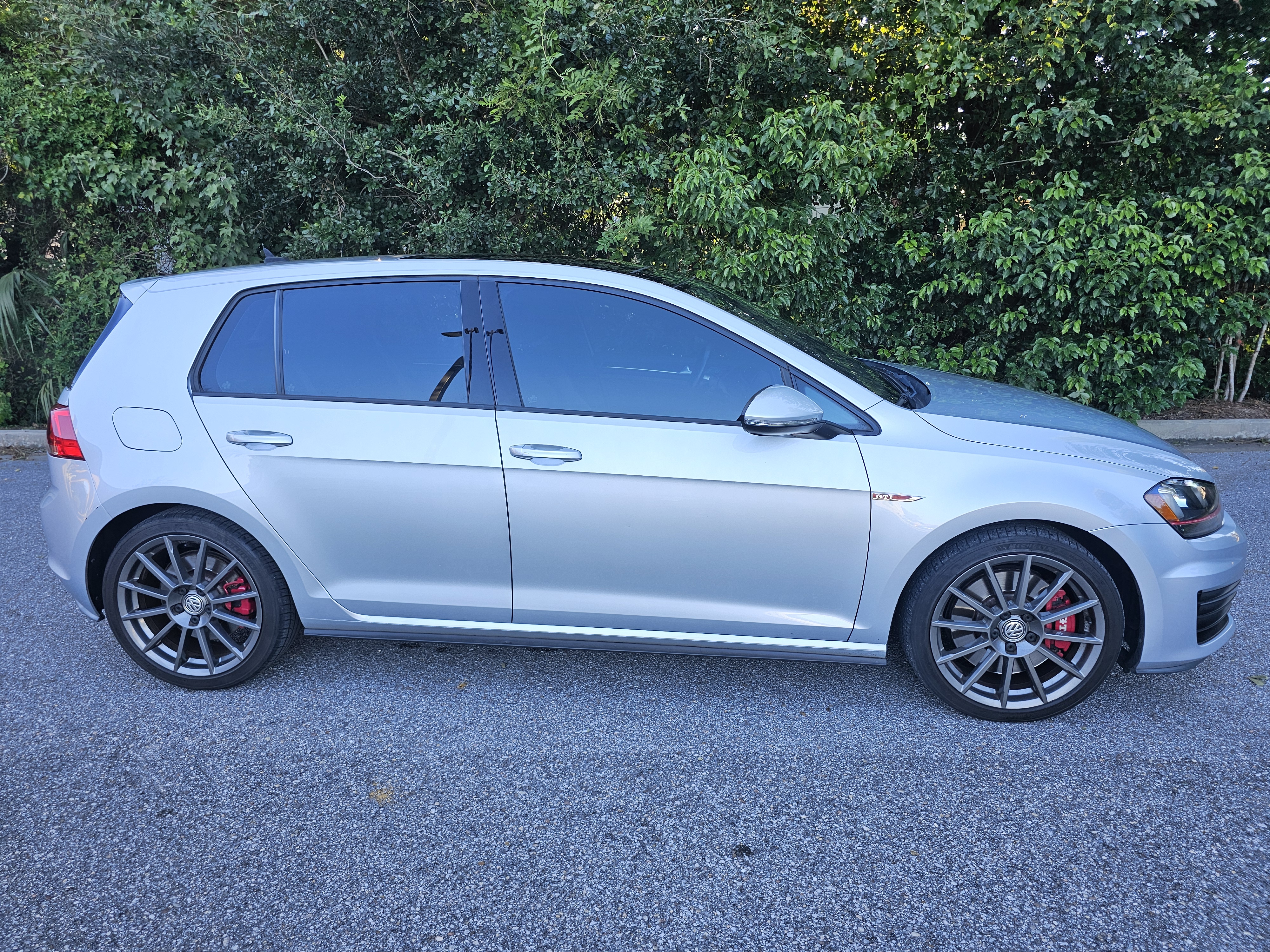 Used 2016 Volkswagen GTI Autobahn w/ Lighting Package (SEL) FWD image 5