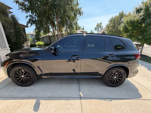 Used 2022 BMW X5 M50i w/ Executive Package AWD/4WD image 5