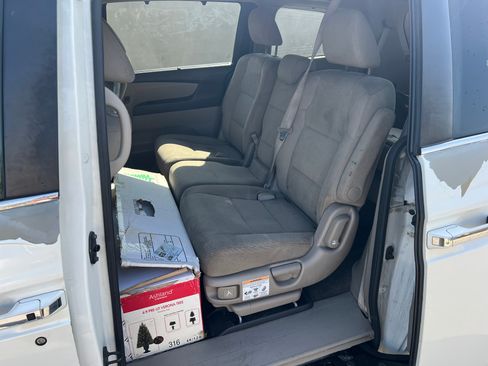 Used 2014 Honda Odyssey EX image 5